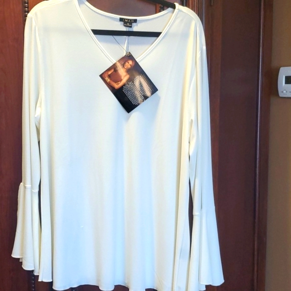 Slit bell sleeve v-neck cream colored Iman top